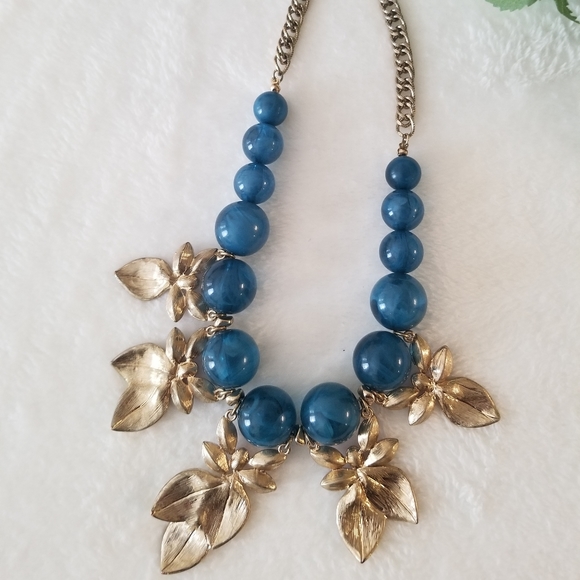 Statment Necklace - Picture 2 of 7